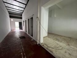 Changi Road (D14), Shop House #570510131